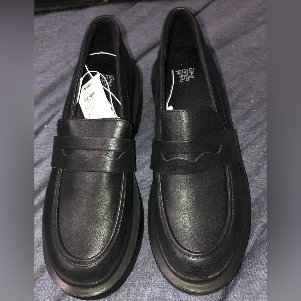 Classic penny Loafers Shoes Women’s sz 9 Black Faux leather 2.5” heel NEW